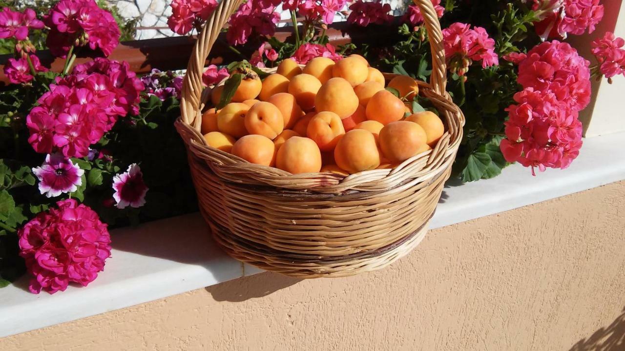 Rania Apartments Helmata מראה חיצוני תמונה